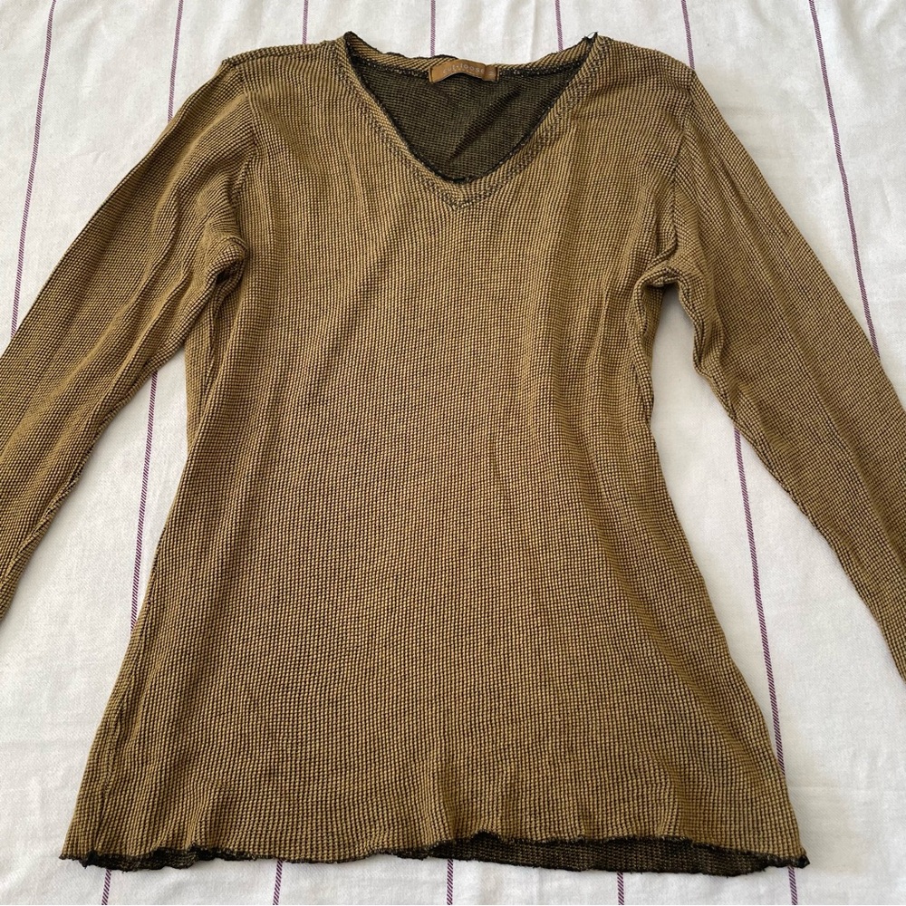 Cut loose waffle knit v neck longsleeved thermal Top size m gold black